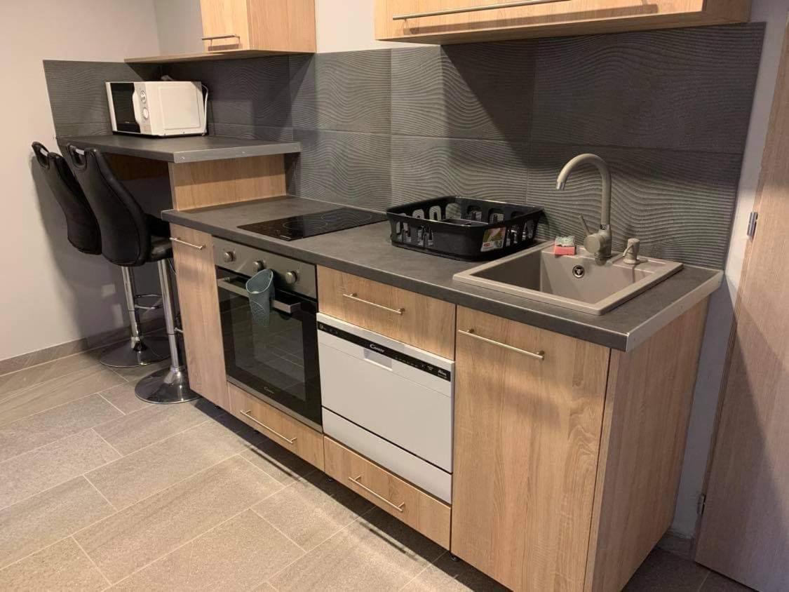 Beregi Apartman Tiszaújváros エクステリア 写真
