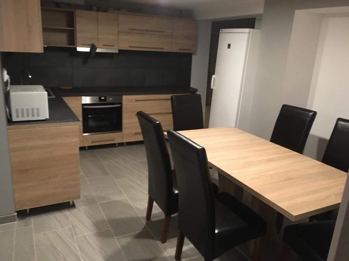 Beregi Apartman Tiszaújváros エクステリア 写真