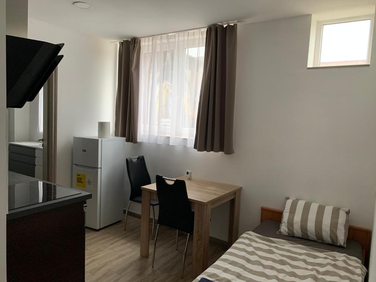 Beregi Apartman Tiszaújváros エクステリア 写真