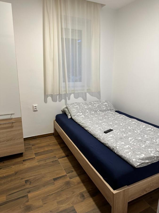 Beregi Apartman Tiszaújváros エクステリア 写真