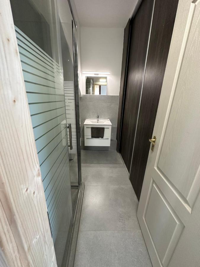 Beregi Apartman Tiszaújváros エクステリア 写真