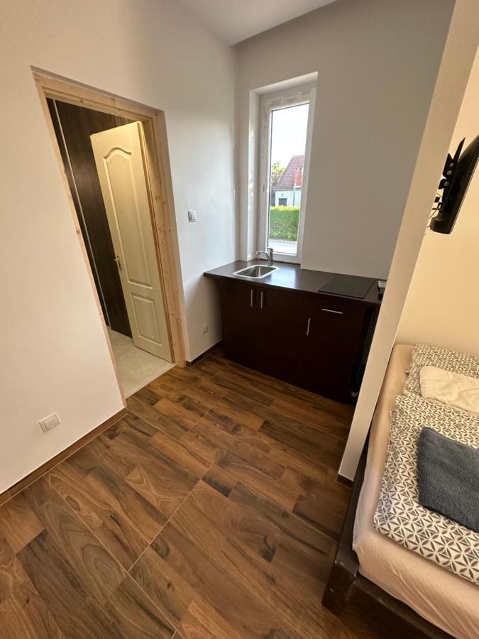 Beregi Apartman Tiszaújváros エクステリア 写真