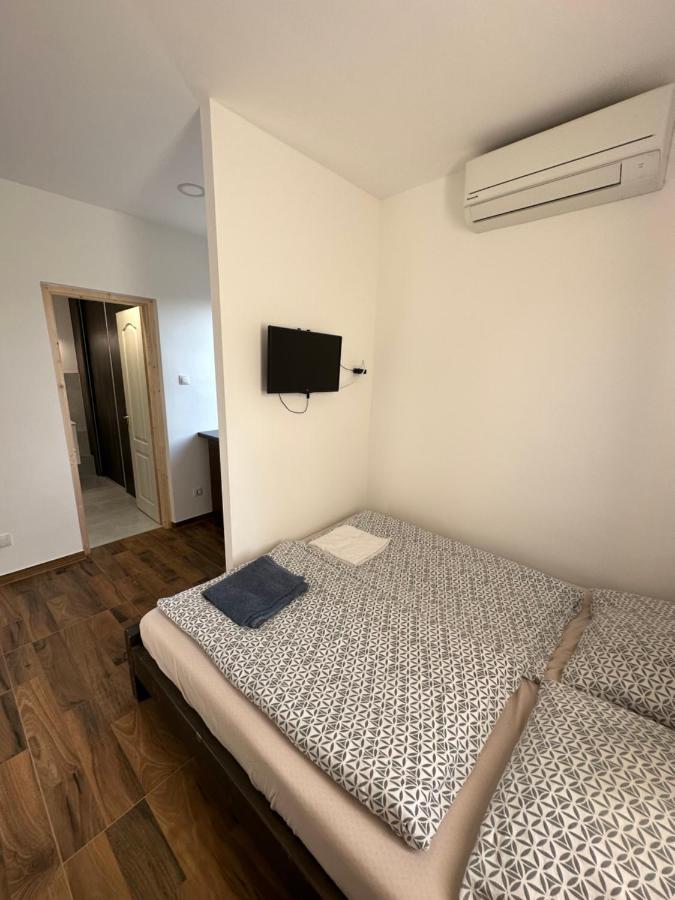 Beregi Apartman Tiszaújváros エクステリア 写真