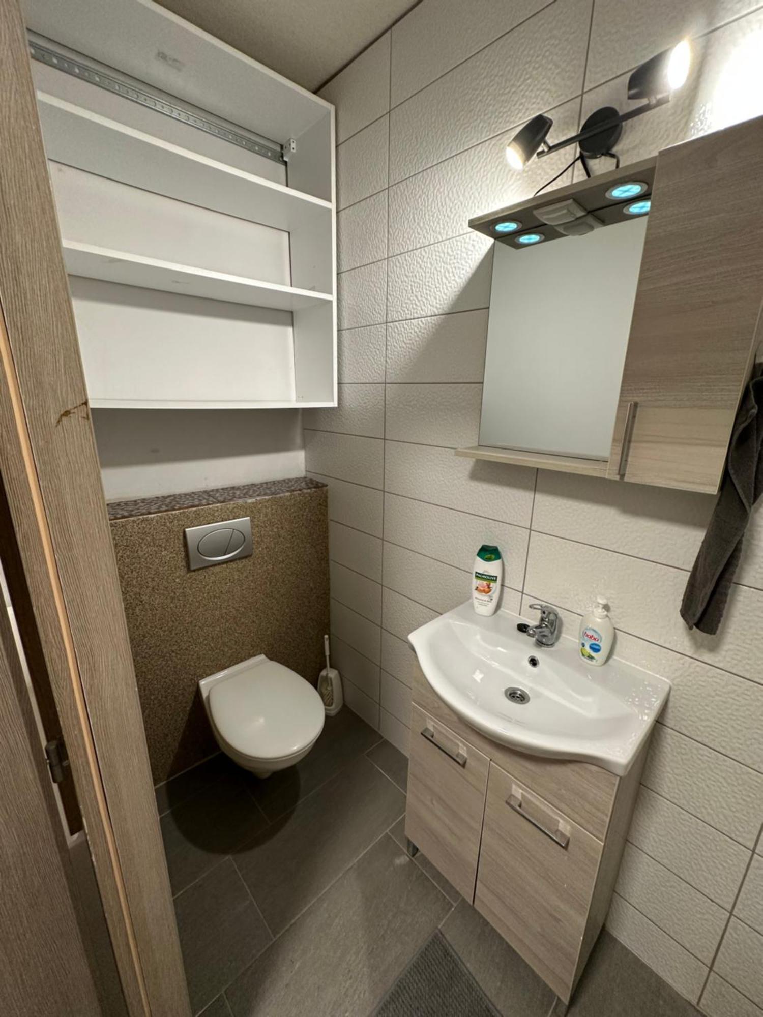 Beregi Apartman Tiszaújváros エクステリア 写真
